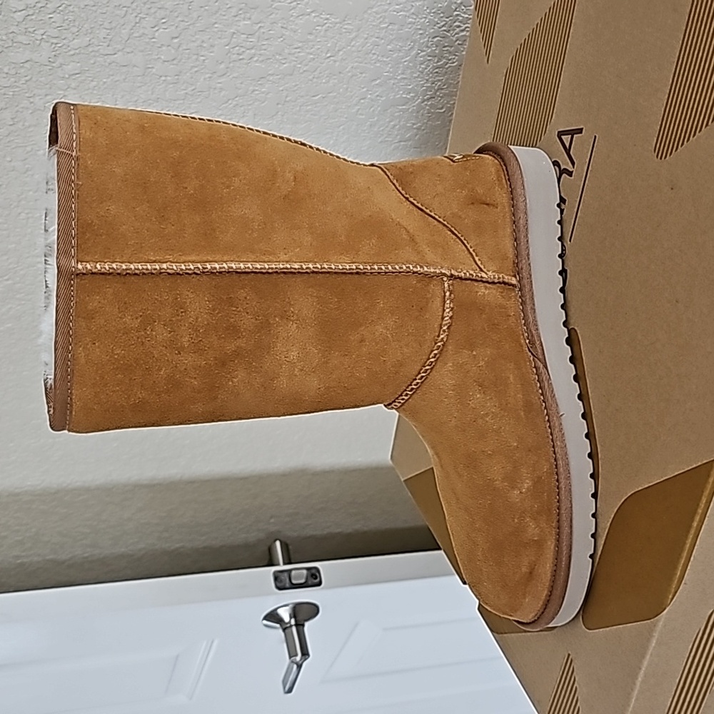 NIB TALL KOOLABURRA UGGS SZ 8 CHESTNUT